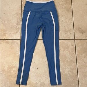 Beyond Yoga Blue and white leggings size medium